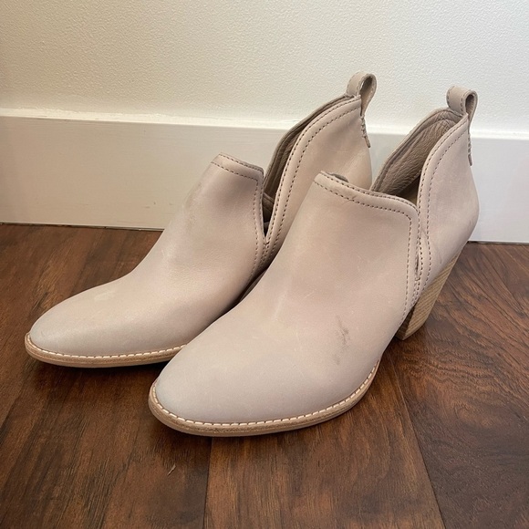 NWOB Jeffrey Campbell Booties Size 9.5 - Picture 1 of 6